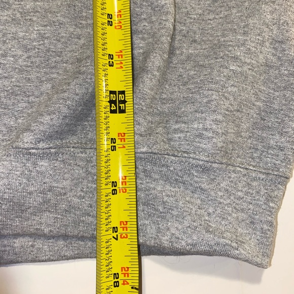 Gray sweat shirt by Gildan words NIKE and Disney Piglet used for the I. Sz Large - Picture 6 of 10